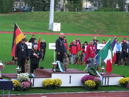 Podium du Championnat du Monde FCI-IPO 2010 en Finlande